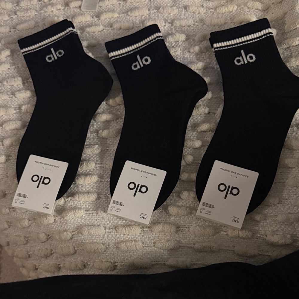 ALO Yoga Black throwback Athletic Socks